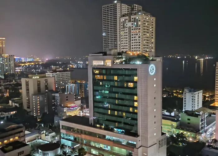 Birch Tower Apartahotel Manila